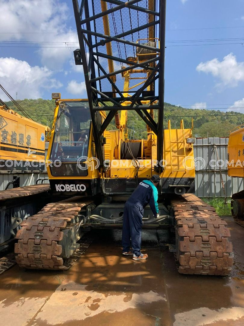 Máy xúc mini AIRMAN AX300-4 - 2020